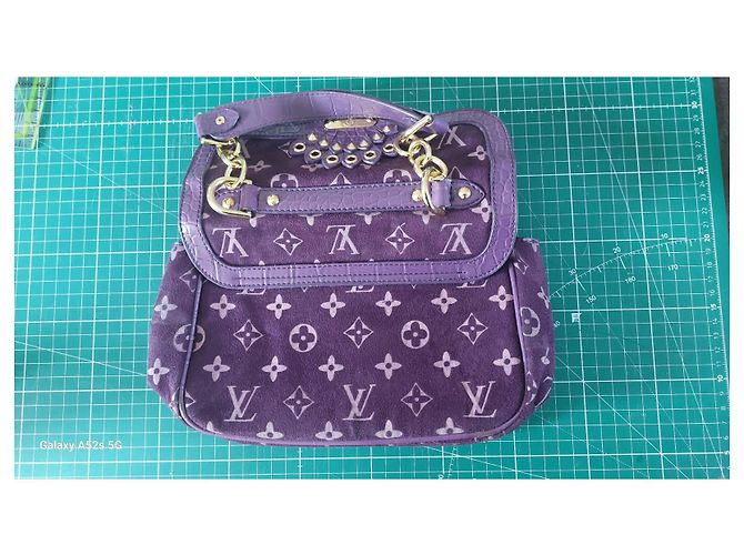 Borsa a mano Louis Vuitton Irvine in pelle e velluto viola Porpora - vista 9