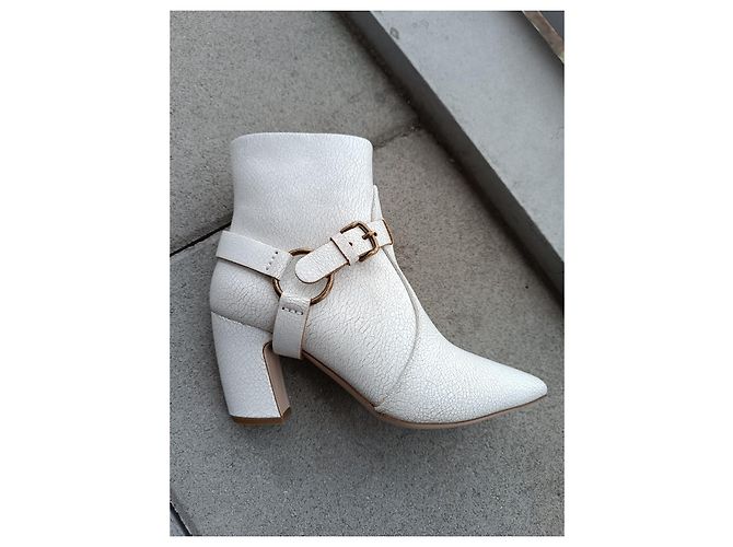 Botines Miu Miu de cuero blanco Talla 36 - vista 2