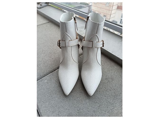 Botines Miu Miu de cuero blanco Talla 36 - vista 3
