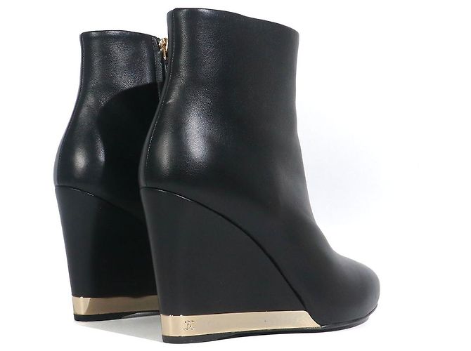 CHANEL - Schwarze Leder-Wedge-Stiefeletten (Größe 39) - Ansicht 3
