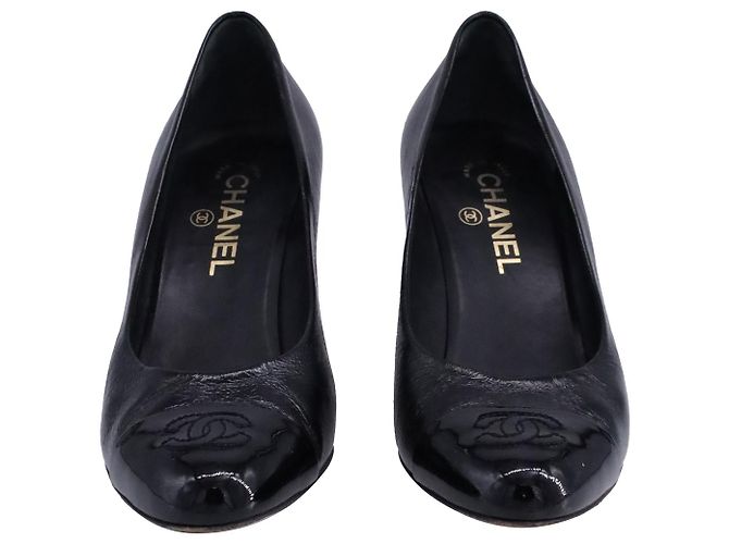 Timeless Décolleté Chanel CC Cap Toe in pelle nera Nero - vista 2