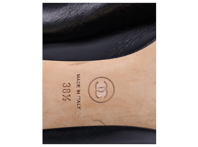 Timeless Décolleté Chanel CC Cap Toe in pelle nera Nero - vista 5