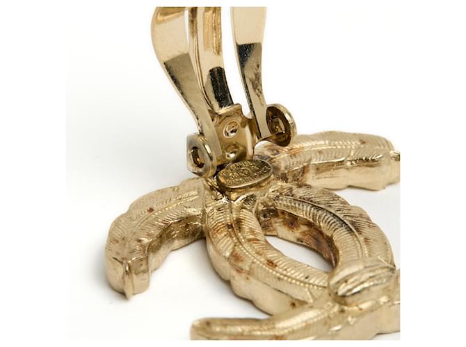 AH2008 Chanel Orecchini CC maxi clip-on FW2008 D'oro - vista 3