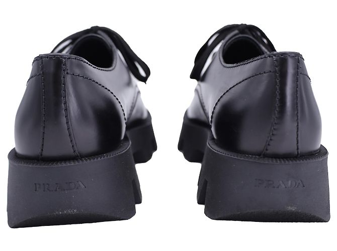 Zapatos Derby Prada Rocksand en cuero negro - vista 3