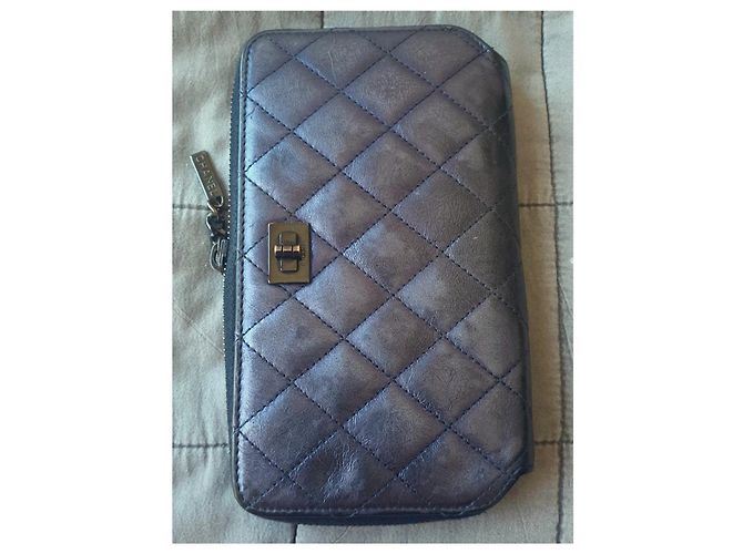 Cartera Chanel 2.55 en cuero azul iridiscente - vista 13