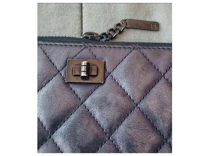 Cartera Chanel 2.55 en cuero azul iridiscente - vista 14