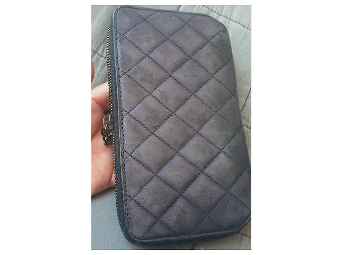 Cartera Chanel 2.55 en cuero azul iridiscente - vista 2