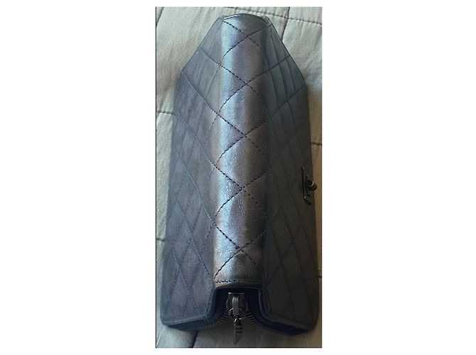 Cartera Chanel 2.55 en cuero azul iridiscente - vista 6