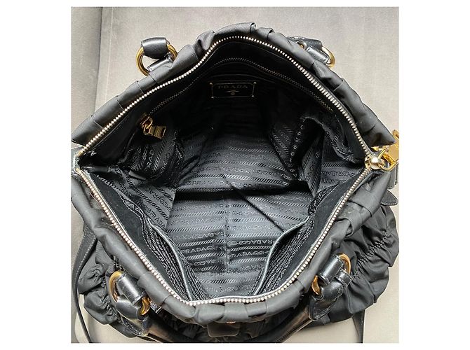 Borsa Tote Prada Tessuto Nylon Gaufre Nera Nero - vista 15
