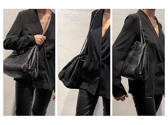 Chanel Sac fourre-tout Python Noir - vue 4