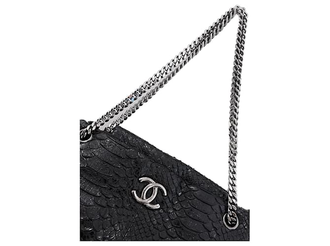 Chanel Sac fourre-tout Python Noir - vue 7