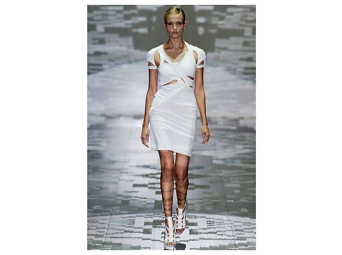 Gucci Kleid in Weiß aus Polyester - Ansicht 2