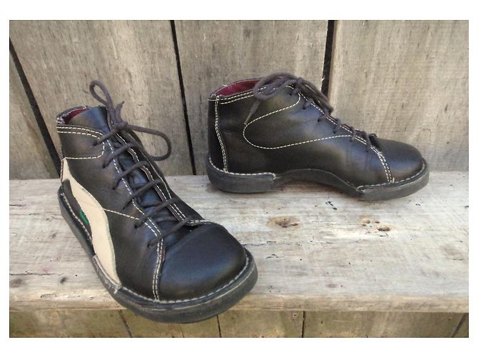 Autre Marque Stivaletti Kickers in pelle neri e bianchi Nero Bianco - vista 2