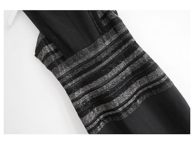 Vestido lápis preto bordado Amanda Wakeley - vista 3