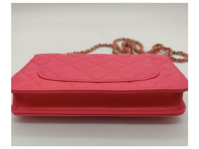 Chanel Wallet on Chain in pelle d'agnello rosa - vista 7