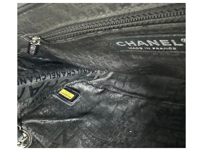Chanel Borsa a tracolla in pelle nera e catena argento Nero Silver hardware - vista 12