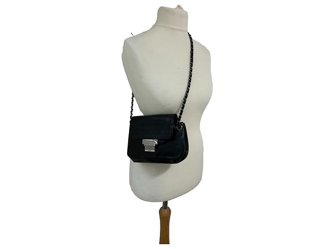 Chanel Borsa a tracolla in pelle nera e catena argento Nero Silver hardware - vista 14