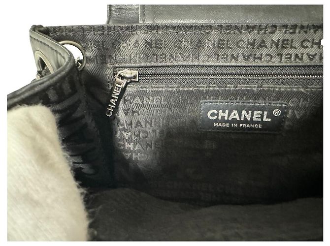 Chanel Borsa a tracolla in pelle nera e catena argento Nero Silver hardware - vista 19