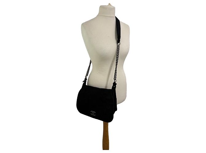 Borsa Messenger Chanel in pelle nubuck nera Nero - vista 16