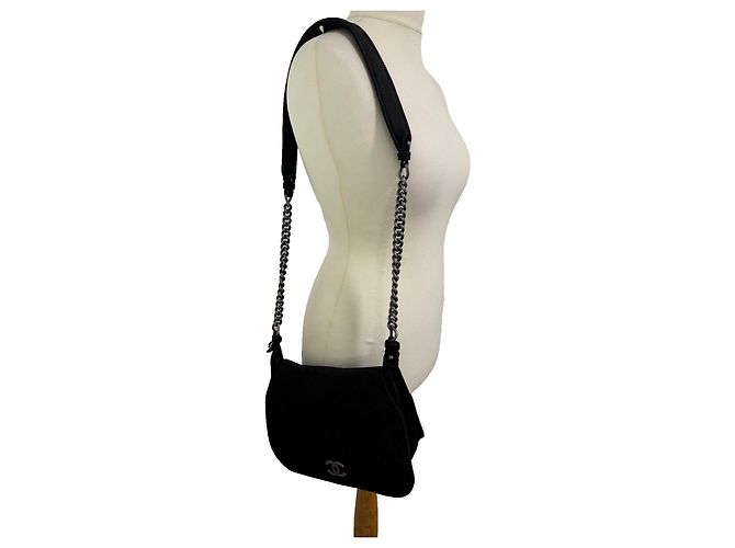 Borsa Messenger Chanel in pelle nubuck nera Nero - vista 17