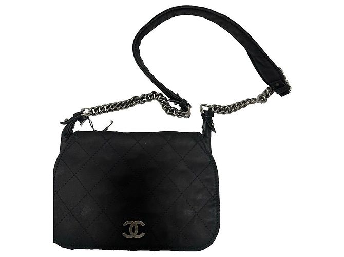 Borsa Messenger Chanel in pelle nubuck nera Nero - vista 2