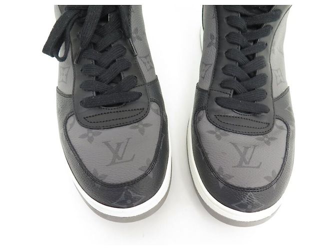 NEUF BASKETS LOUIS VUITTON 1A8EAW RIVOLI SNEAKER BOOT MONOGRAM ECLIPSE 8 42 Gris - vue 4