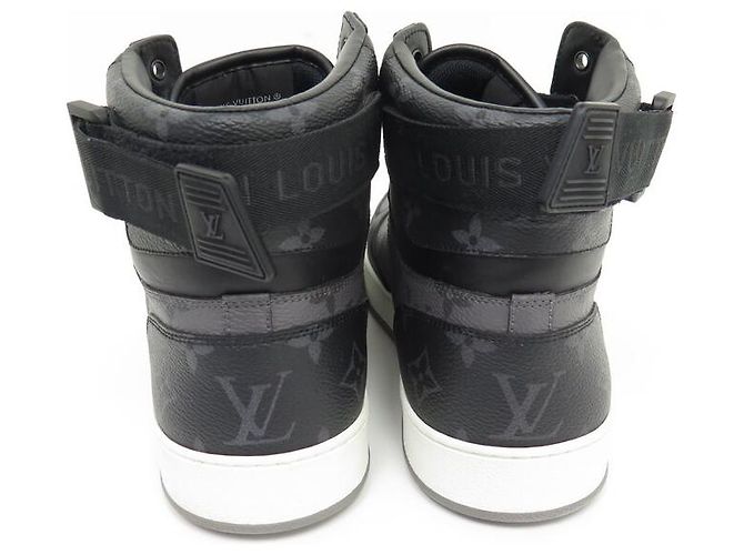 NEUF BASKETS LOUIS VUITTON 1A8EAW RIVOLI SNEAKER BOOT MONOGRAM ECLIPSE 8 42 Gris - vue 5