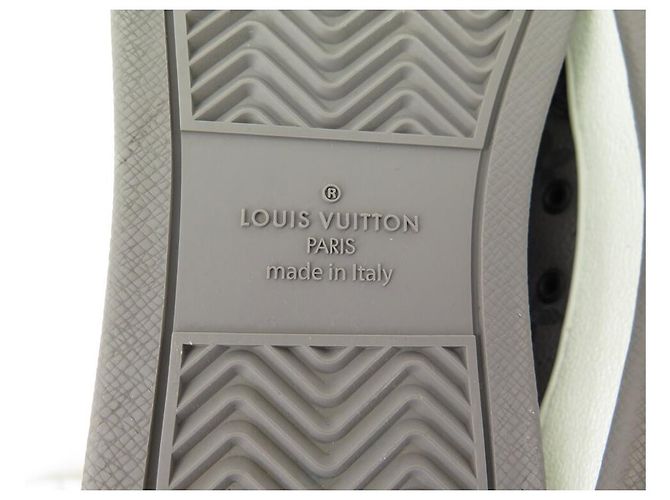 NEUF BASKETS LOUIS VUITTON 1A8EAW RIVOLI SNEAKER BOOT MONOGRAM ECLIPSE 8 42 Gris - vue 7