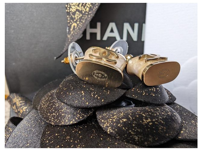 Chanel Orecchini smaltati rosa iridescente con lucchetto CC B18P Logo, scatola RARA. - vista 12
