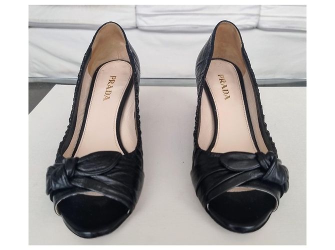 Décolleté Prada a punta aperta in pelle goffrata nera Nero - vista 10