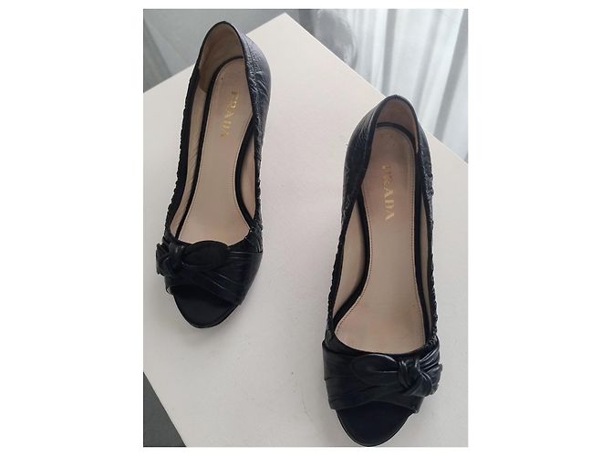 Décolleté Prada a punta aperta in pelle goffrata nera Nero - vista 13