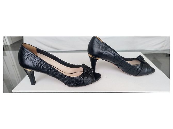 Décolleté Prada a punta aperta in pelle goffrata nera Nero - vista 6