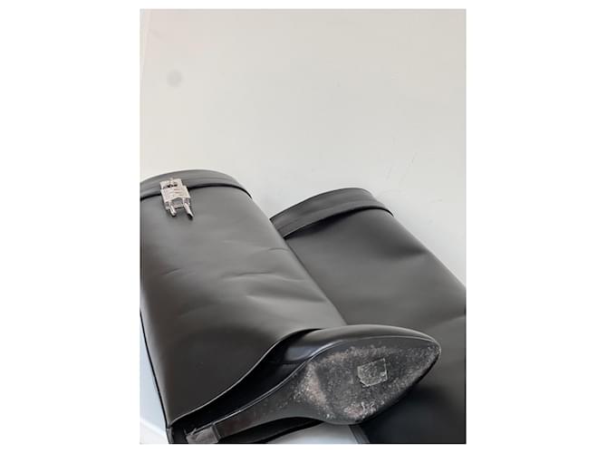 Botas Givenchy Shark Lock de cuero con corte amplio. Negro - vista 12