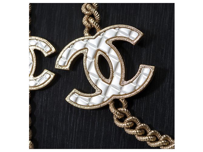 Gioielli CHANEL CC in metallo dorato - 101605 D'oro - vista 4