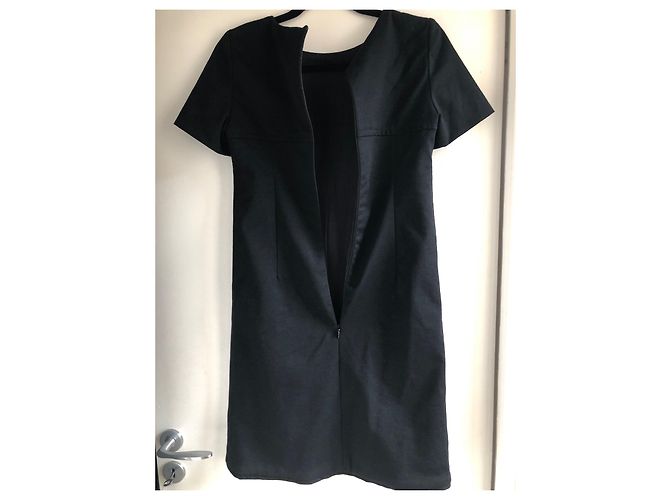Vestido Chanel preto de lã com mangas curtas - vista 4