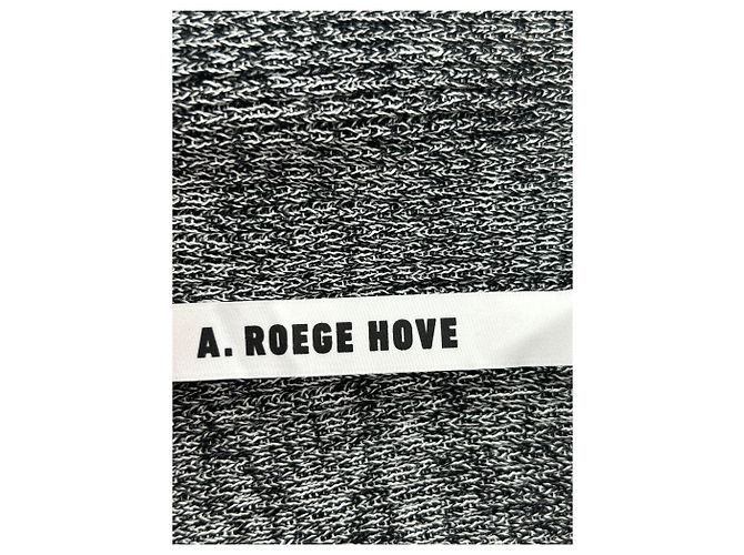 Autre Marque A.Roege Hove trägt T.International S Polyester Grau - Ansicht 5