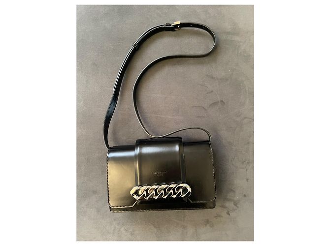 Givenchy Infinity - vue 3