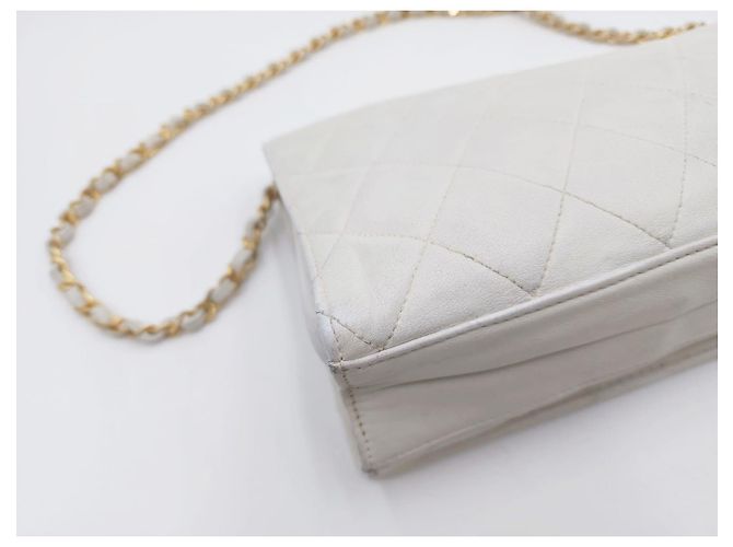 Wallet On Chain Portafoglio a catena con tracolla Chanel Timeless Classic Single Flap. Bianco - vista 13