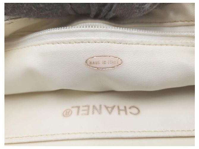 Wallet On Chain Portafoglio a catena con tracolla Chanel Timeless Classic Single Flap. Bianco - vista 19