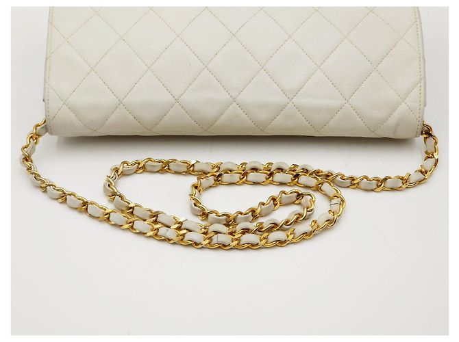 Wallet On Chain Portafoglio a catena con tracolla Chanel Timeless Classic Single Flap. Bianco - vista 5