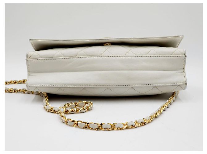 Wallet On Chain Portafoglio a catena con tracolla Chanel Timeless Classic Single Flap. Bianco - vista 9