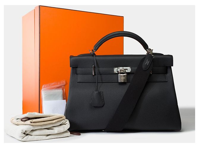Hermès HERMES Kelly 40 Bag in Black Leather - 101900 - view 2