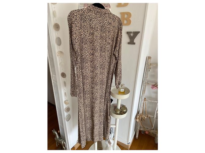 Autre Marque Karl Marc John Langes fließendes Viscose Kleid Beige - Ansicht 4