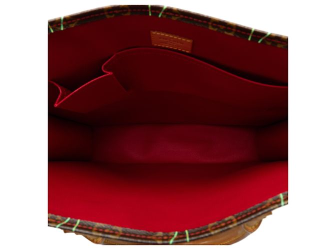 Louis Vuitton Marrone x Takashi Murakami Monogram Cerises Sac Plat - vista 5