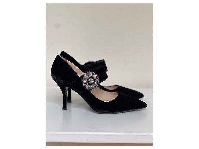 Prada Pumps aus Samt mit Strassknopf Größe 39.5 Schwarz - Ansicht 3