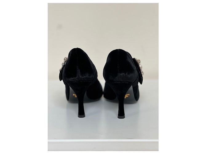 Prada Pumps aus Samt mit Strassknopf Größe 39.5 Schwarz - Ansicht 4
