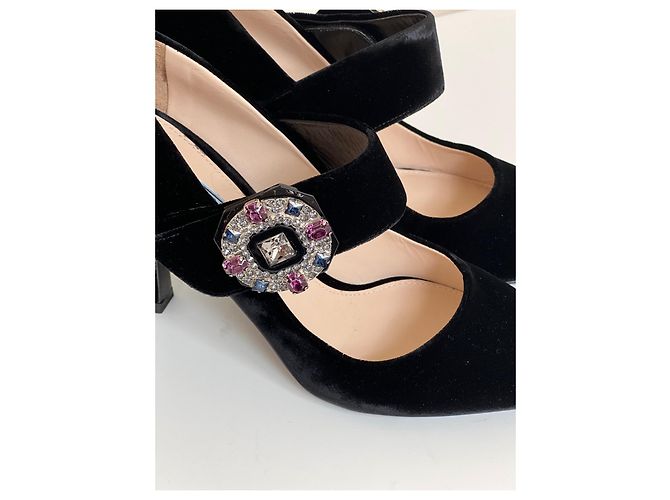 Prada Pumps aus Samt mit Strassknopf Größe 39.5 Schwarz - Ansicht 6