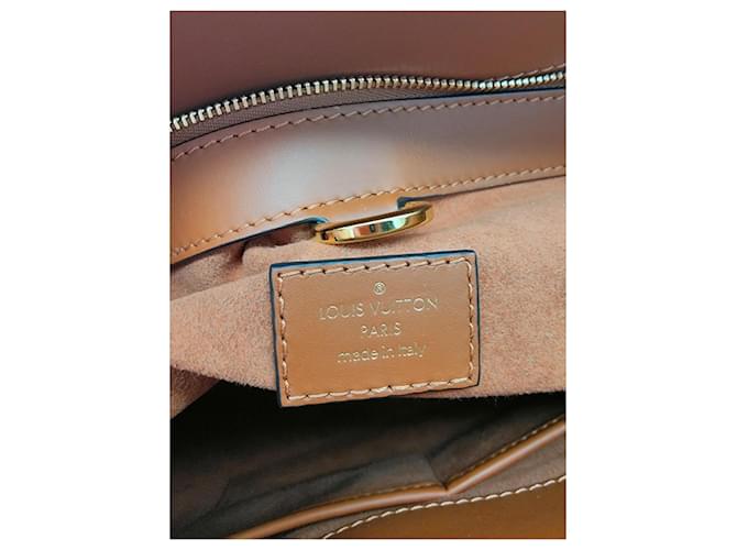 Lockit Borsa Louis Vuitton Lock It MM Marrone - vista 7