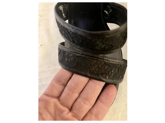 Saint Laurent Sandali in pelle e pizzo Nero - vista 5