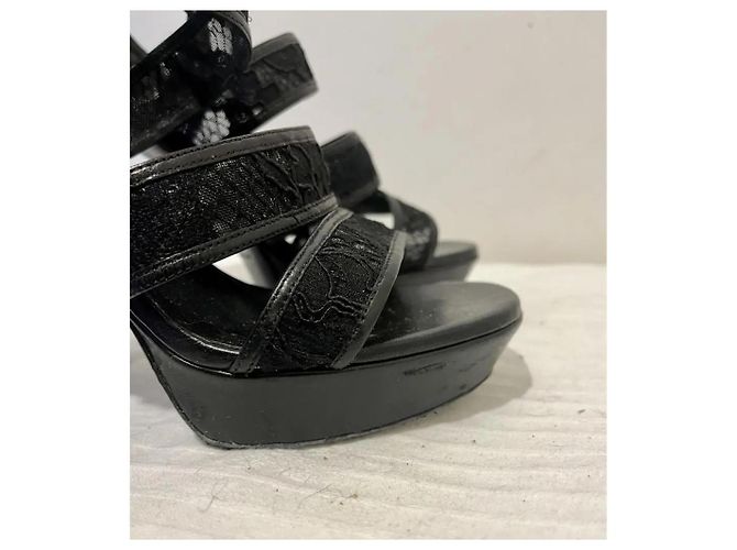 Saint Laurent Sandali in pelle e pizzo Nero - vista 9